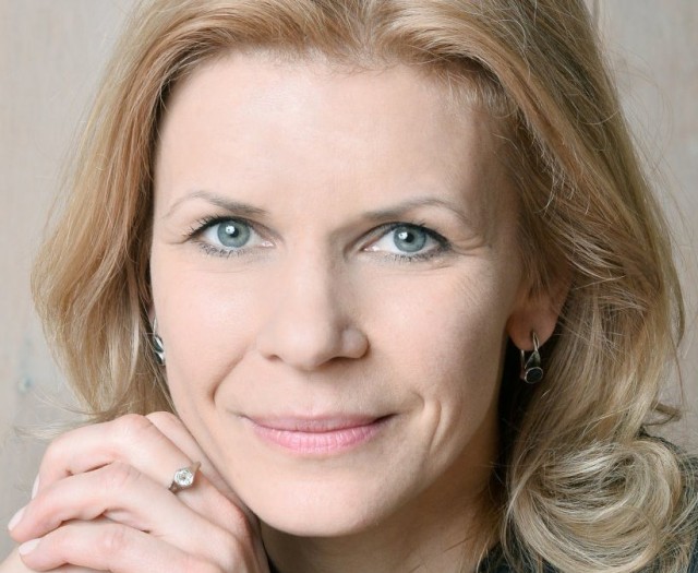 Schell Judit: „A verssel egyedül áll ki az ember”